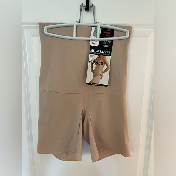 NWT Miracle Suit Comfort Tech Band Firm Control Shapewear in Warm Beige Size L - Picture 1 of 10